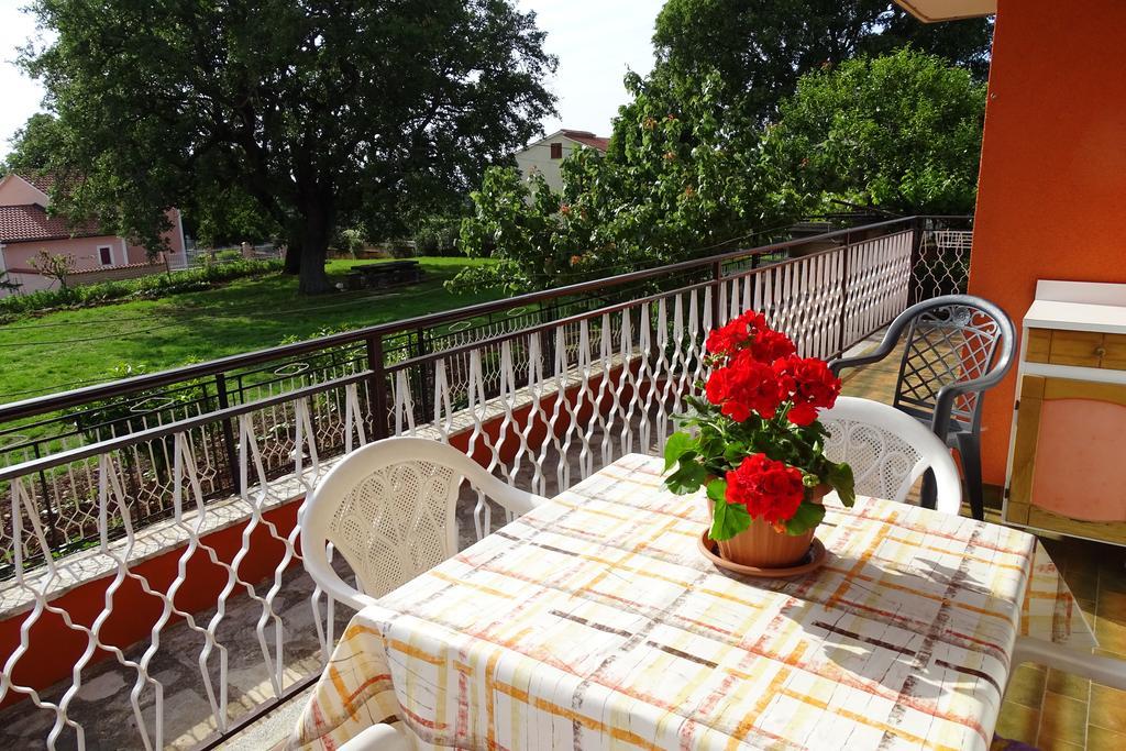 Apartment Parenzana Bibali 65 A 52460-Buje Εξωτερικό φωτογραφία