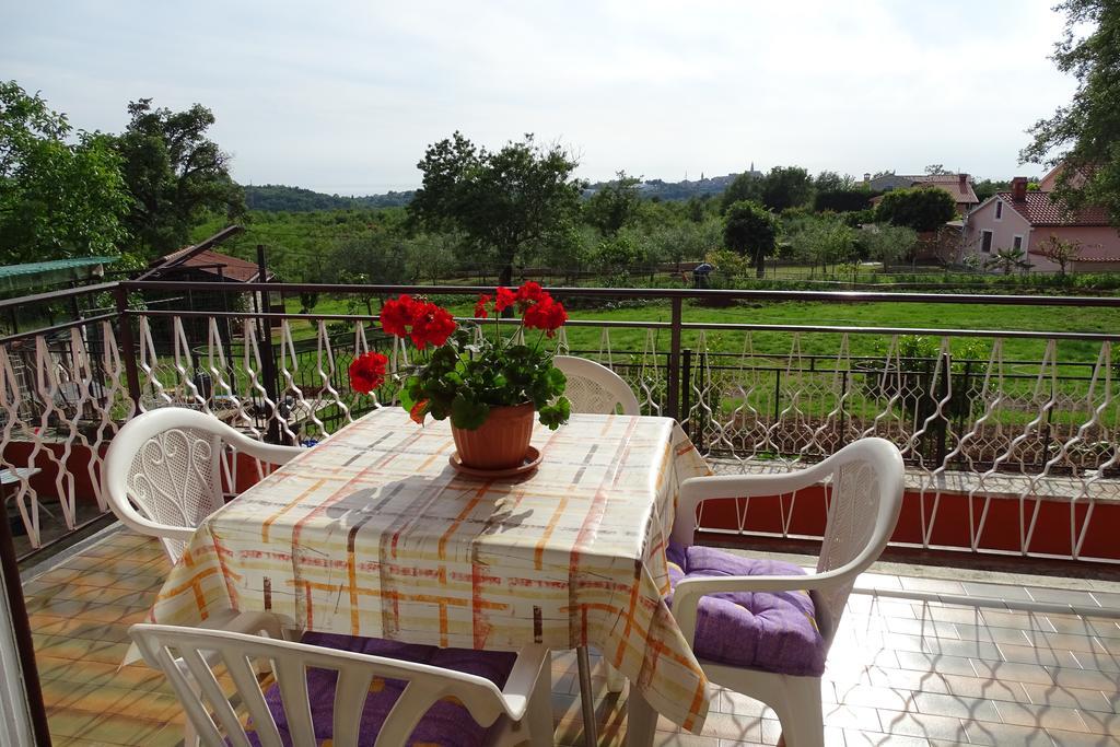 Apartment Parenzana Bibali 65 A 52460-Buje Εξωτερικό φωτογραφία