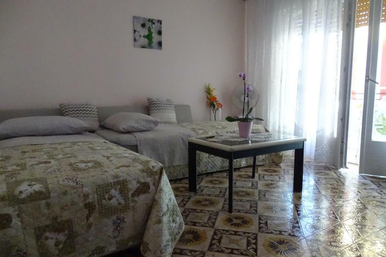 Apartment Parenzana Bibali 65 A 52460-Buje Εξωτερικό φωτογραφία